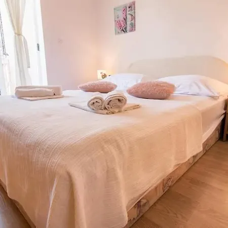 Neda Apartman Apartment Makarska